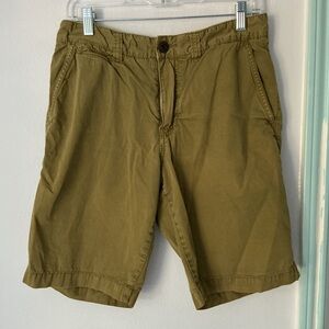 Pull&Bear Men's Olive Flat Front Shorts